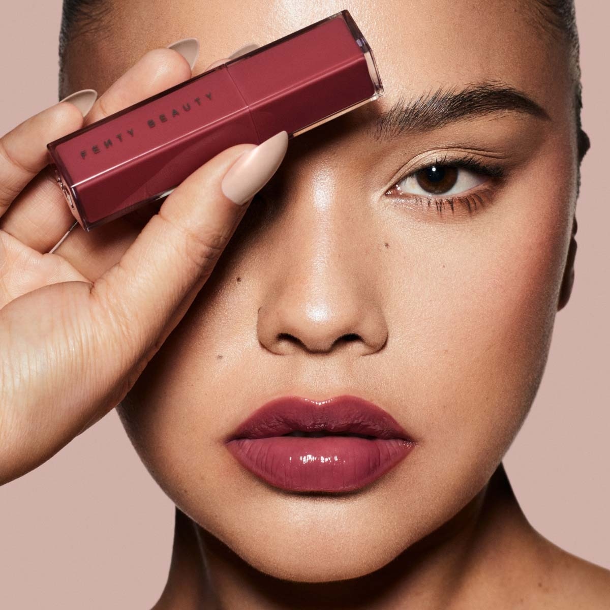 GLOSS BOMB STIX (BARRA DE LABIOS DE BRILLO INTENSO)